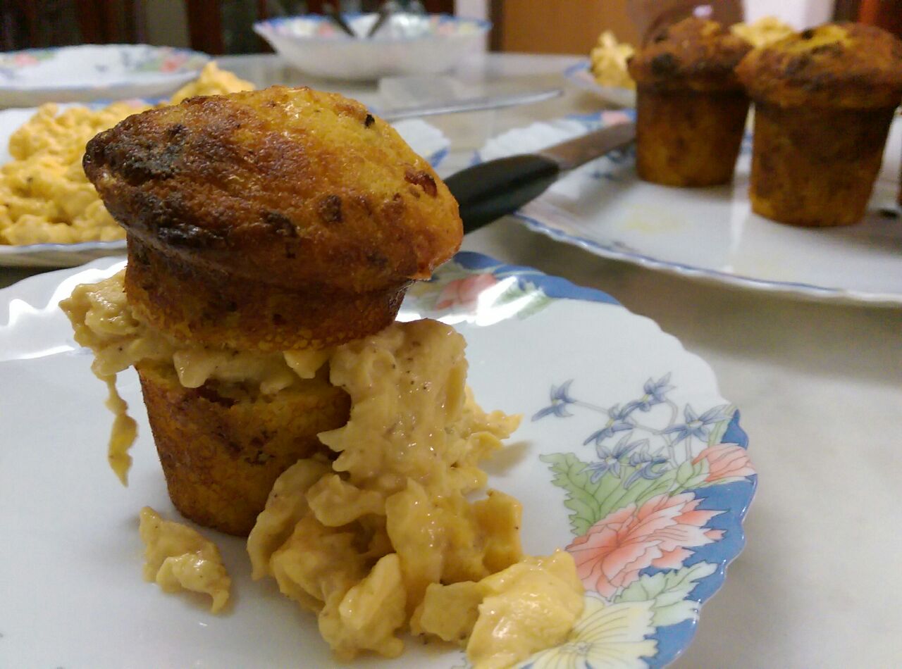 Weekend Cooking: Scrambled Egg Muffin Sliders