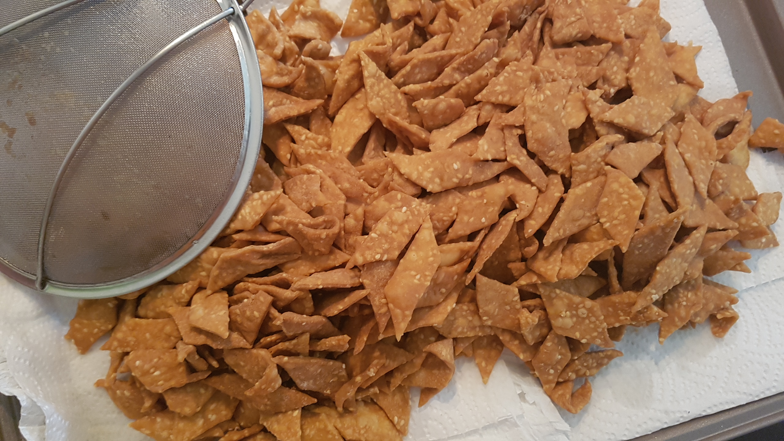 RayaFest 2016: Kerepek Bijan Nenek (Grandma’s Sesame Crackers)