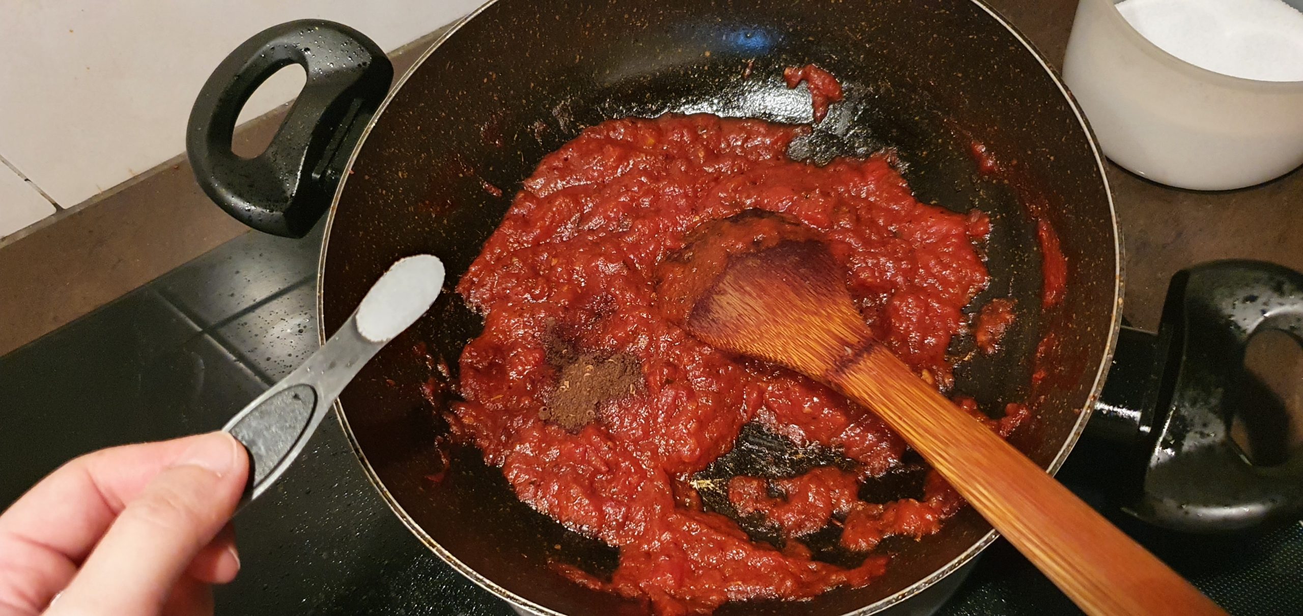 Make Your Own: Basic Pizza Sauce