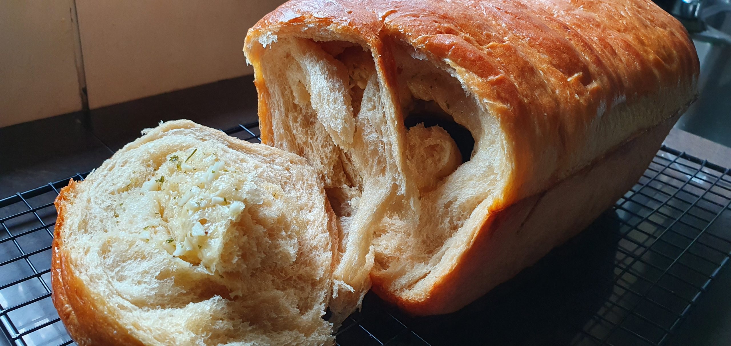 Breadmaker Garlic Cheese Bread