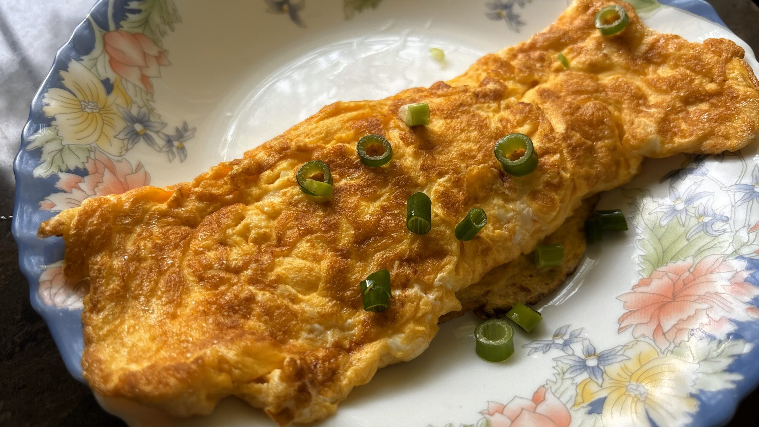 Simple Omelet: Plain, Dumb but Yummy